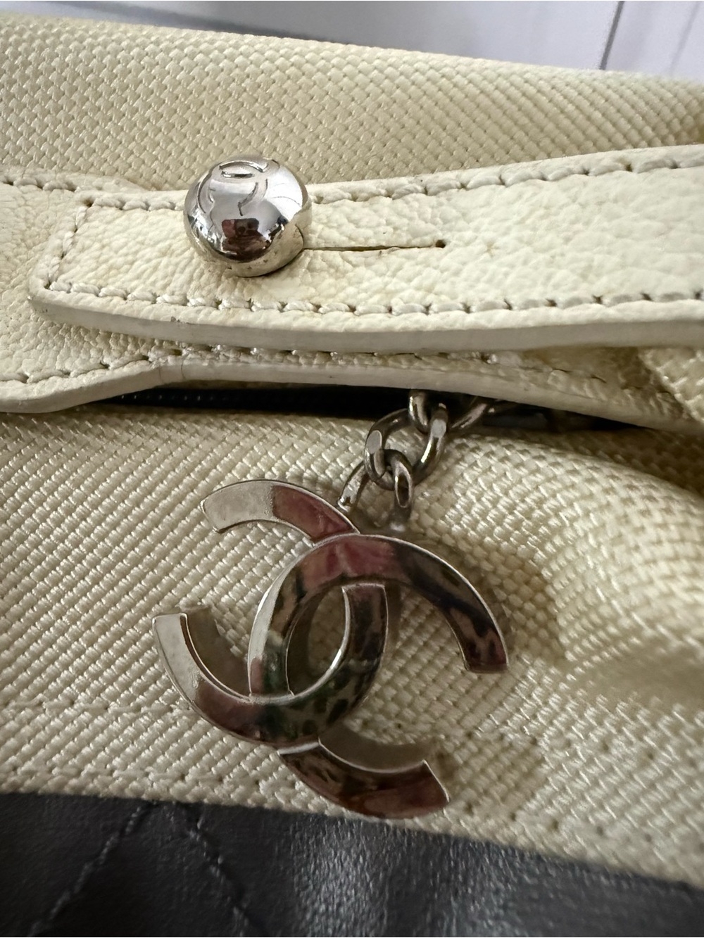CHANEL Quilted Lambskin & Canvas CC Charm Tote 11 series - Picture 4 of 5